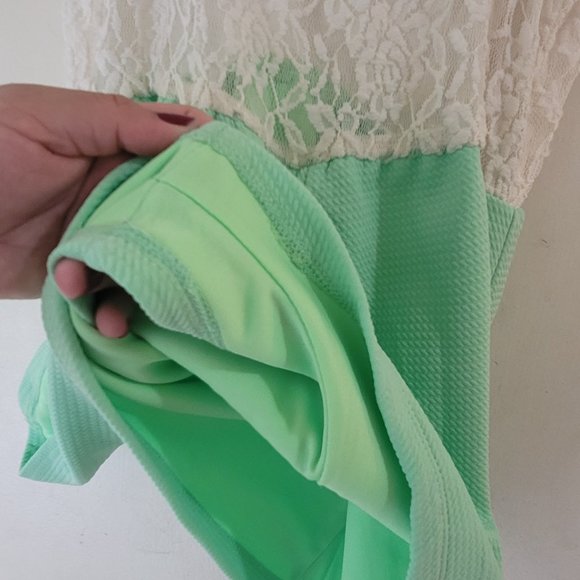 UK2LA Teal and White Laced Romper Size: Small - Picture 11 of 16